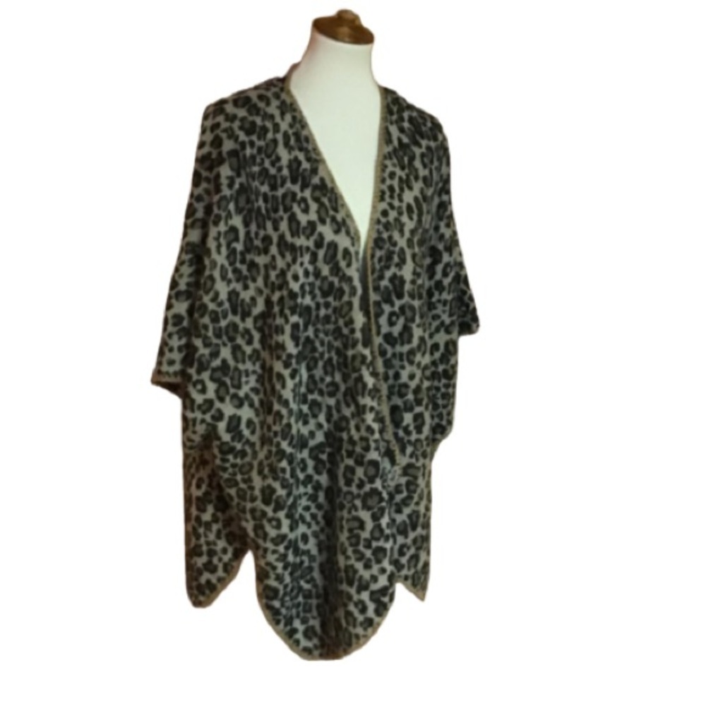 Super Soft free size leopard cardi